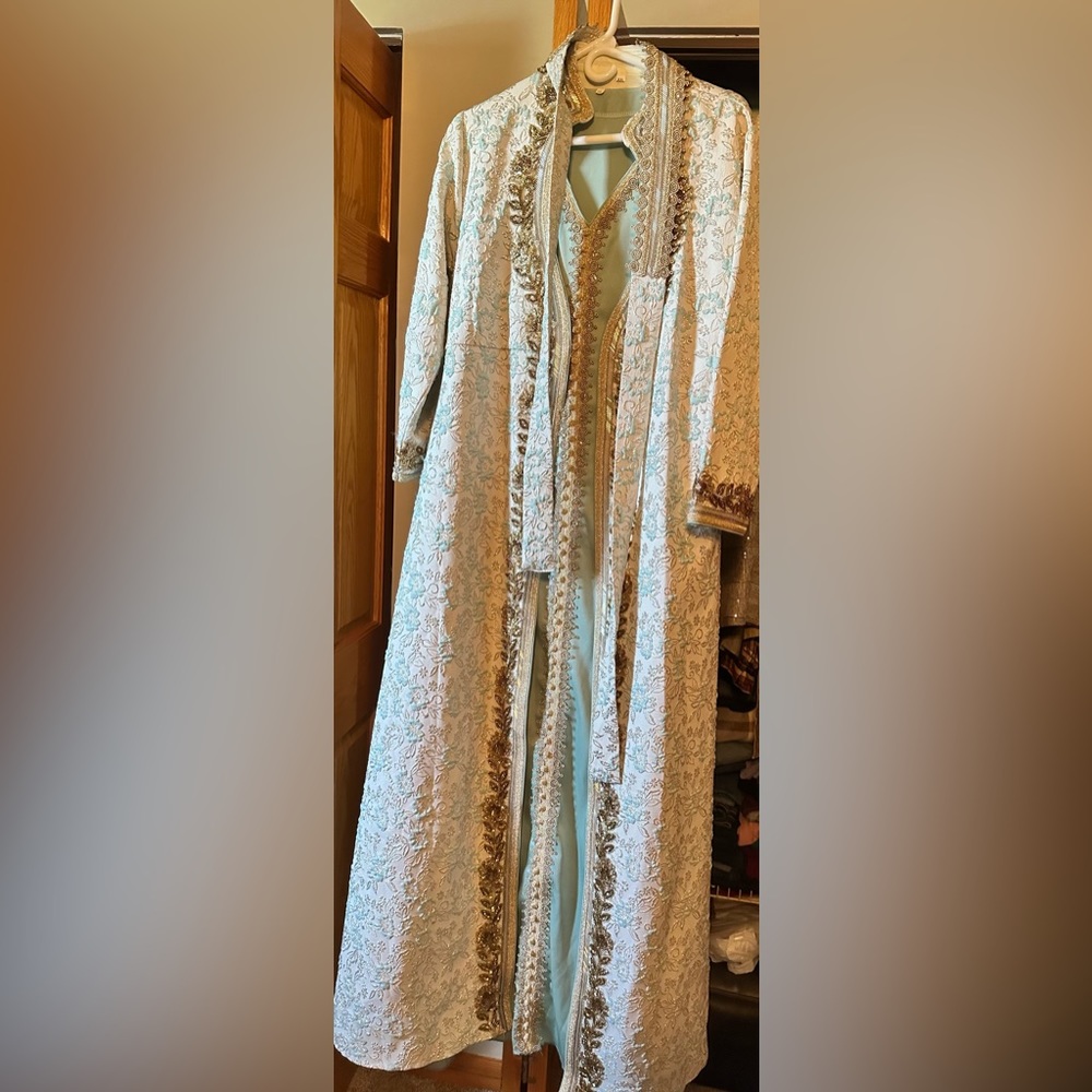 Elegant Cream Kaftan with Gold Accents
